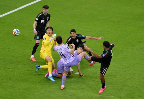 散户股票配资 世界杯-金承奎送礼 墨西哥1-0韩国率先头名出线